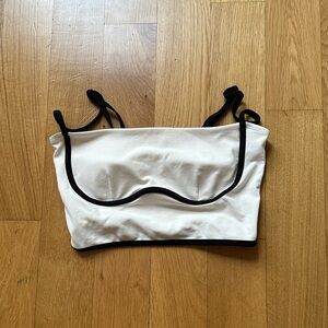 ALO Yoga Airlift Sports Bra